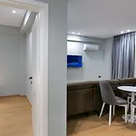 Aparthotel Sky Way Skk Luxury Sarandë
