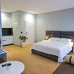 Aparthotel Sky Way Skk Luxury Sarandë