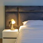 Aparthotel Sky Way Skk Luxury Sarandë