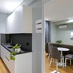 Sky Way Skk Luxury Aparthotel Sarandë