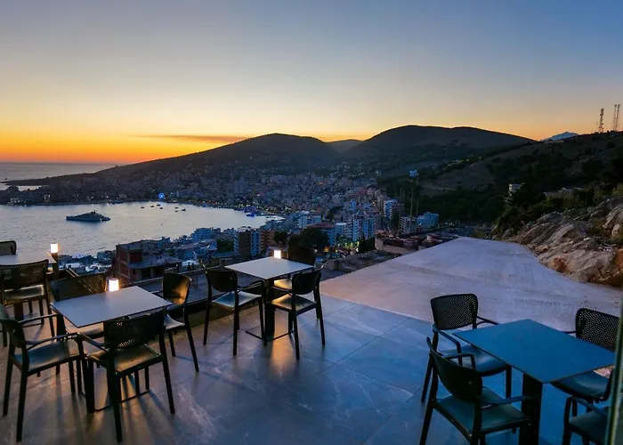 アパートホテル Sky Way Skk Luxury Sarandë