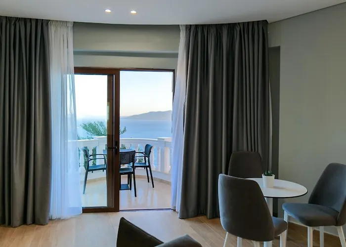 アパートホテル Sky Way Skk Luxury Sarandë