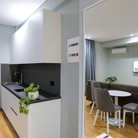 Sky Way Skk Luxury Aparthotel Sarandë