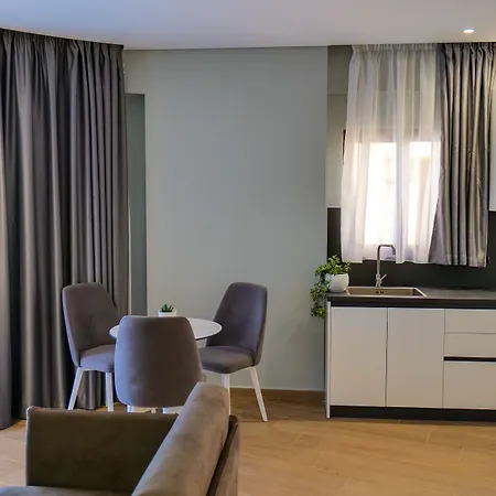 Sky Way Skk Luxury מלון דירות 3*