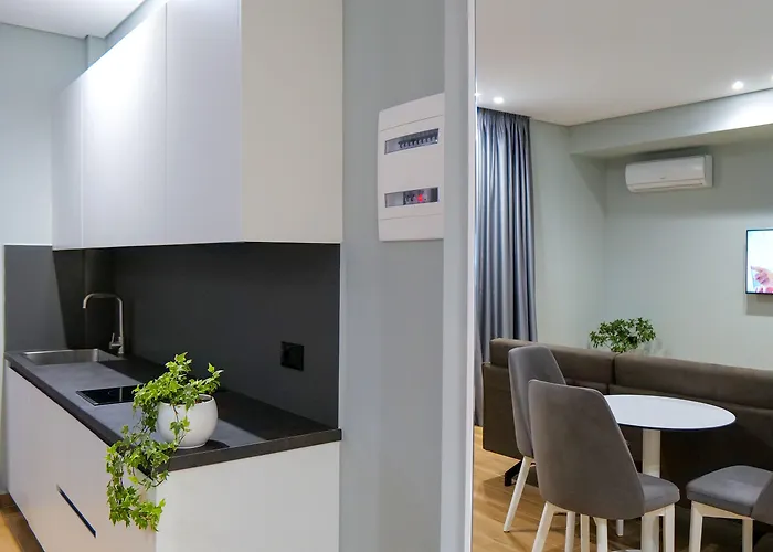 Sky Way Skk Luxury Aparthotel Sarandë